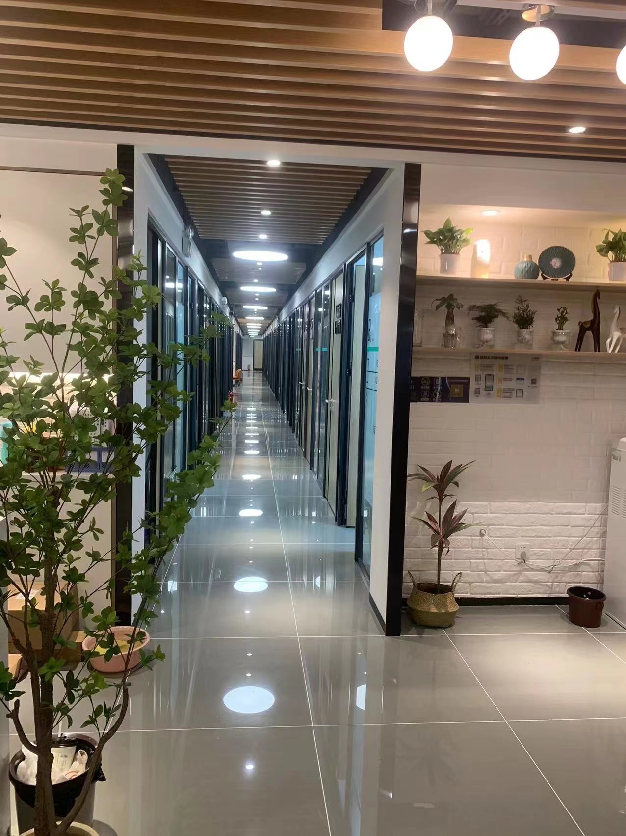 利金城购物广场1栋(2楼)